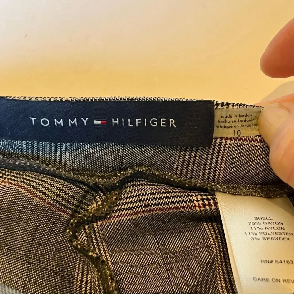 Tommy Hilfiger Women's Plaid Pants Gray with Red Stripe Slip On Size 10